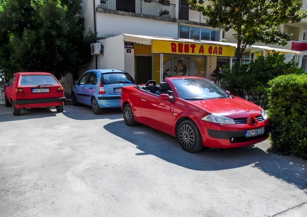 Lokalna firma wynajmu samochodów w Kotorze