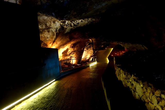 Tunele w jaskini Lipskiej