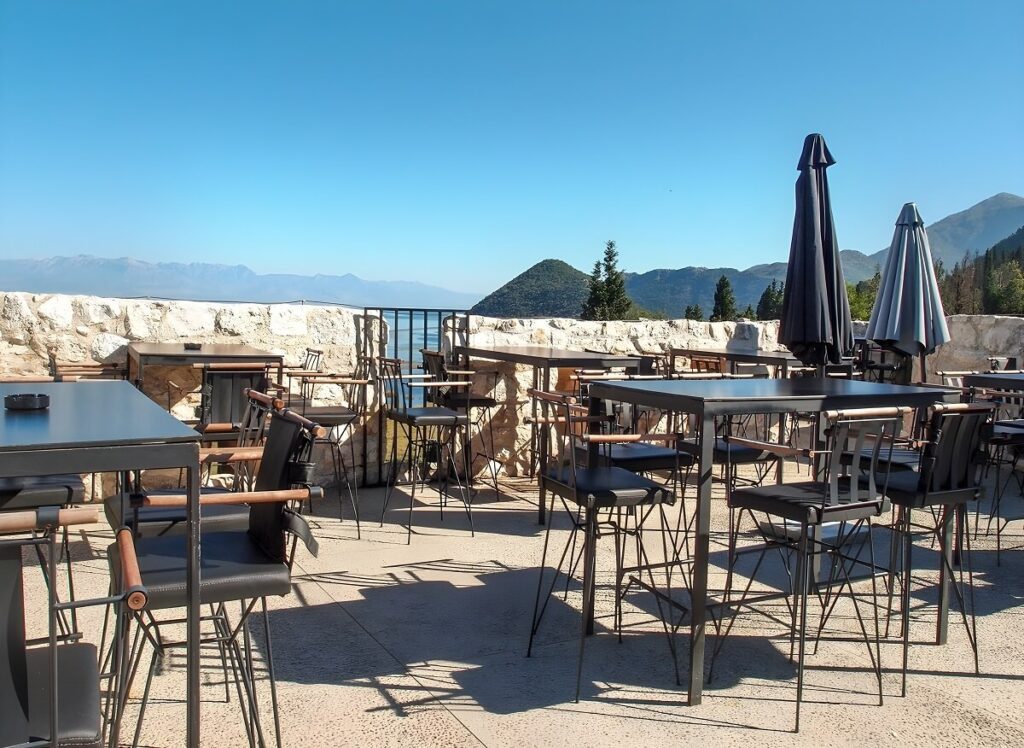 Kawiarnia na szczycie wieży twierdzy Besac