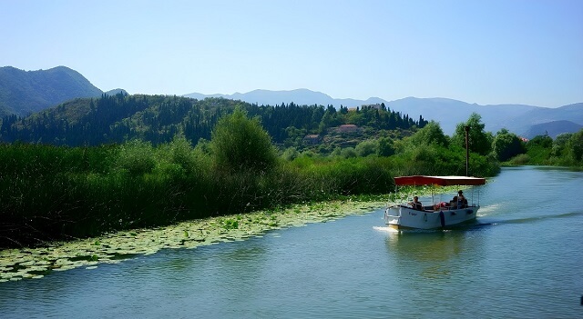 Rejs po Jeziorze Skoderskim