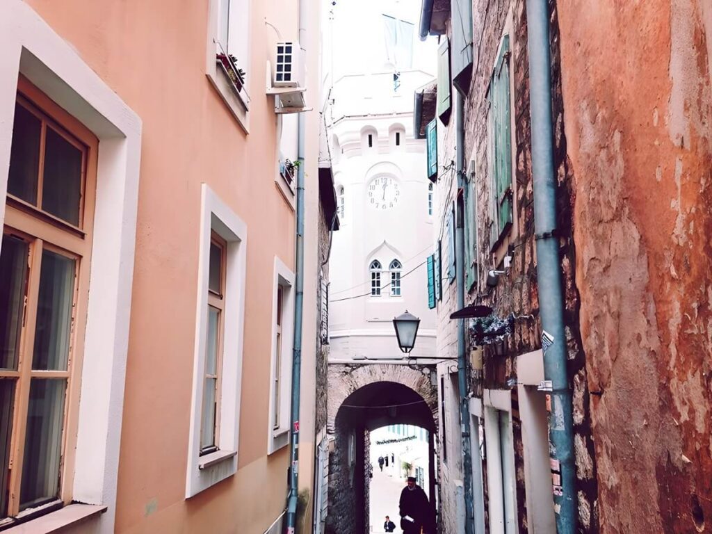 Ulice Starego Miasta poza sezonem