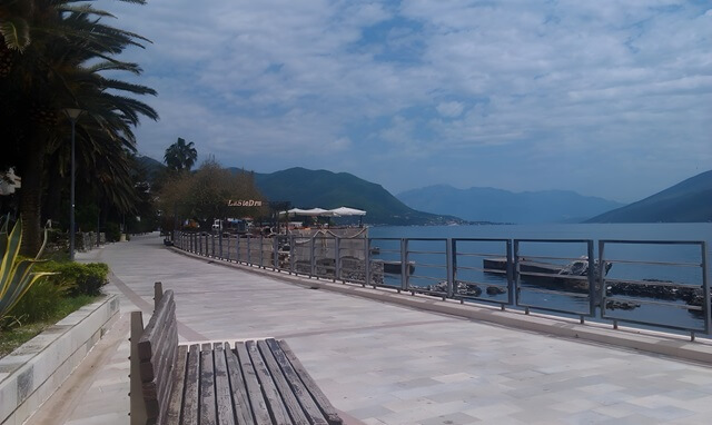 Miejska promenada w Herceg Novi