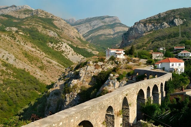 Akwedukt osmański w Barze