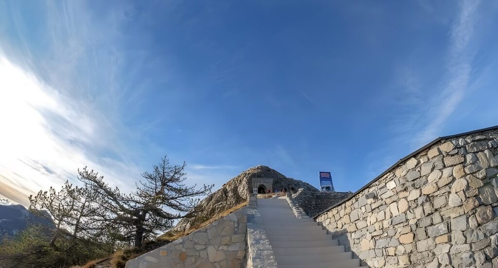 Mauzoleum na Lovćen, Czarnogóra