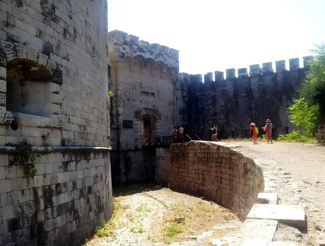 Wejście do Fortu Mamula w Herceg Novi
